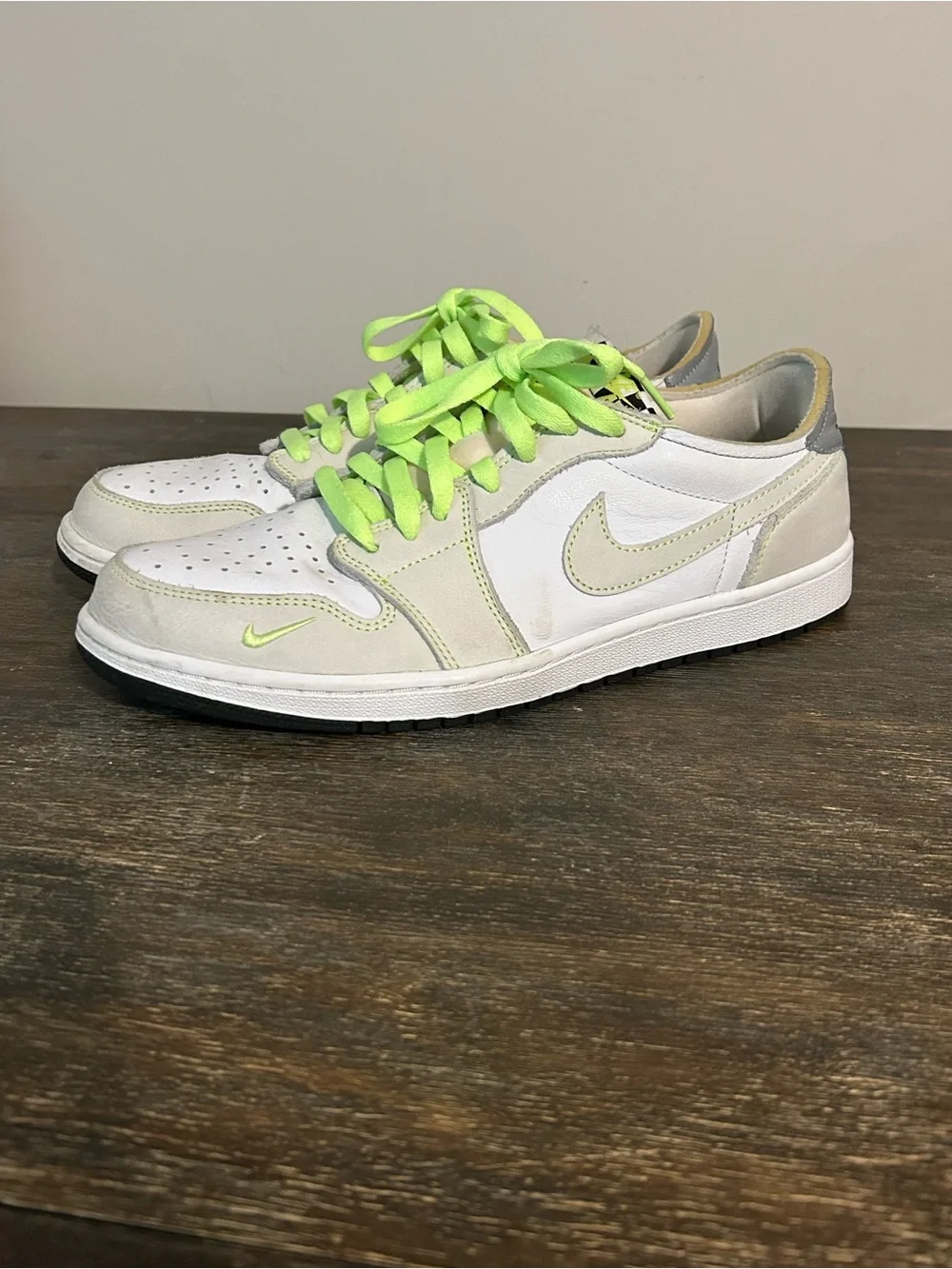 Jordan 1 low OG in White, Light Gray & Neon Green